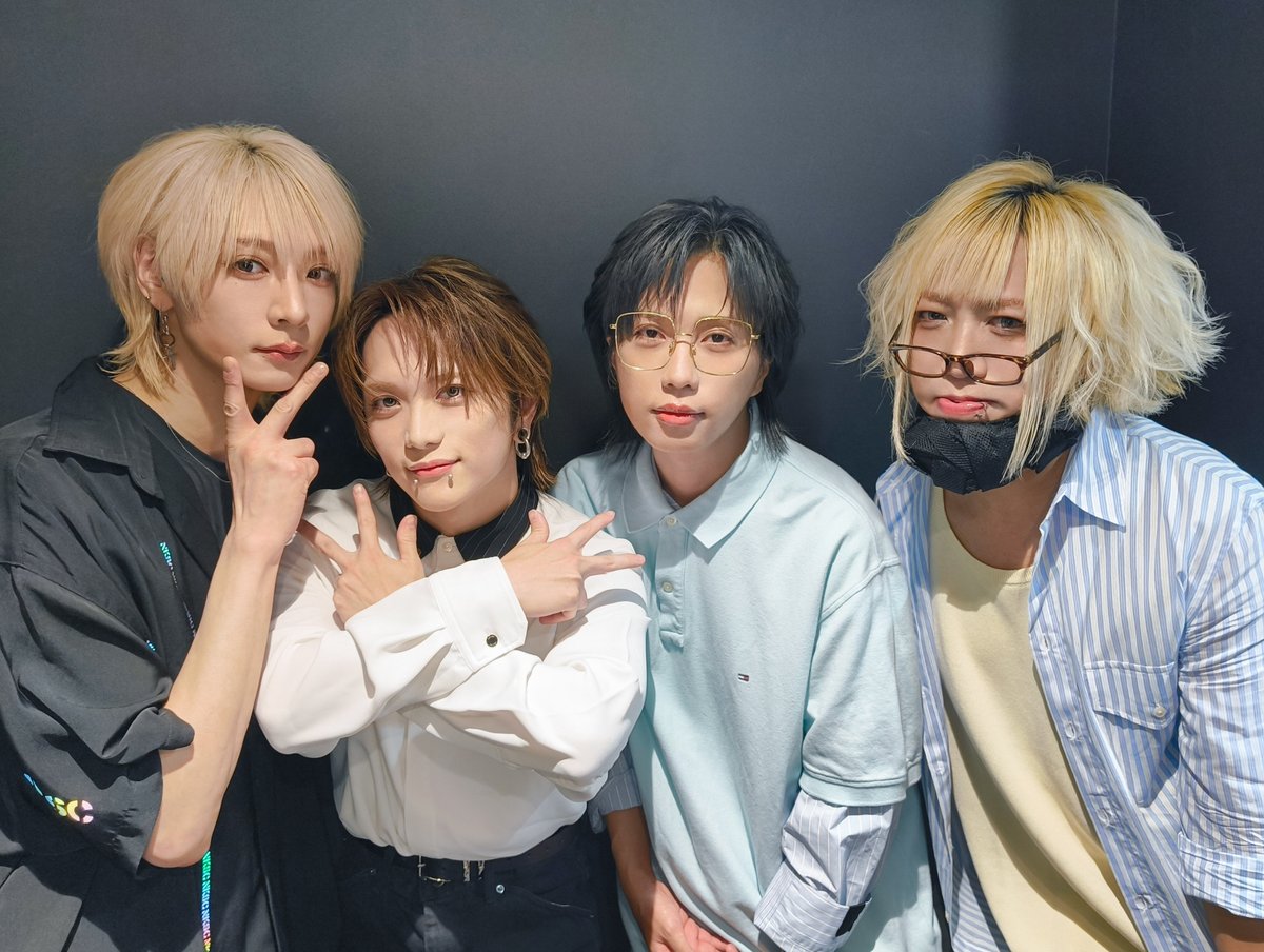 official_unite's tweet photo. ||◤　EVENT THX　◢||

3rd Best Album「HOPES #3」 
発売記念イベント
@ESP GROOVE LOUNGE TOKYO
ありがとうございました！！

------------
▪️3rd Best Album「HOPES #3」
CD販売中https://t.co/XEzpNjP8ze
配信 7/15(水)より配信開始
------------

▼ 次回のライブ▼
〓〓〓〓〓〓〓
UNiTE. 2026 SUMMER ONEMAN LIVE TOUR 
「KICK THE SiXTEEN」
〓〓〓〓〓〓〓

【会場】 静岡 UMBER〈1日目〉
【日程】 7月17日(金) 
【時間】 OPEN 18:00 / START 18:30
【衣装】 「ice -153-」MV衣装

【会場】 静岡 UMBER〈2日目〉
【日程】 7月18日(土) 
【時間】 OPEN 16:30 / START 17:00
【衣装】 「selection」 MV衣装

【チケット】
・前売 ¥5,000(税込) https://t.co/d9qLyb6w6C
・配信 ¥1,500(税込) https://t.co/6MYqE3hCAm

※18歳以下は無料チケットあり！

------
【静岡公演に関しまして】

静岡公演では、ステージ演出の都合により、椎名未緒の立ち位置を下手、ハクの立ち位置を上手へ変更とさせていただきます。

ご来場予定の皆様にはご確認のうえ、お間違いのないようお願いいたします。
何卒ご理解のほどよろしくお願いいたします。

〓〓〓〓〓〓〓〓〓
▪️「KICK THE SiXTEEN」
〈ツアーファイナル〉
9/19(土)&9/20(日)五反田BLAZE
チケット発売中https://t.co/CaCghKjEcn
------------
▪️AUTUMN ONEMAN LIVE TOUR
「SPIRITUAL CRYSTAL」
チケット先行受付中
［FC 先行］https://t.co/6XkWQEJRXl
［オフィシャル先行］https://t.co/yotshdslBx
------------
▪️EVENT TOUR 2026「SPEEDY WONDER」
w) ダウト / vistlip / 零[Hz] / XANVALA
チケット先行発売中https://t.co/DUYd2YMgjG
------------
〓〓〓〓〓〓〓〓〓