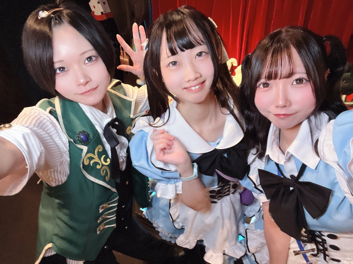 CrownTiara_tw's tweet photo. 21時になりました！

まだまだ元気なアリス、帽子屋たちと不思議の国で楽しい時間を過ごしませんか💭
大好評の夏メニューもございますよ🌻☀️

#秋葉原 #メイドカフェ #トイグループ #クラウンティアラ https://t.co/71CiggglfC