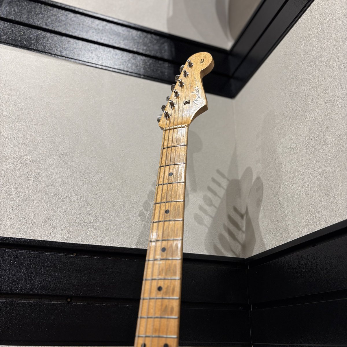 COCOGUITARSHOP's tweet photo. Fender Stratocaster Sunburst 1957
#fender #stratocaster #vintage https://t.co/CSnqTFJcQd