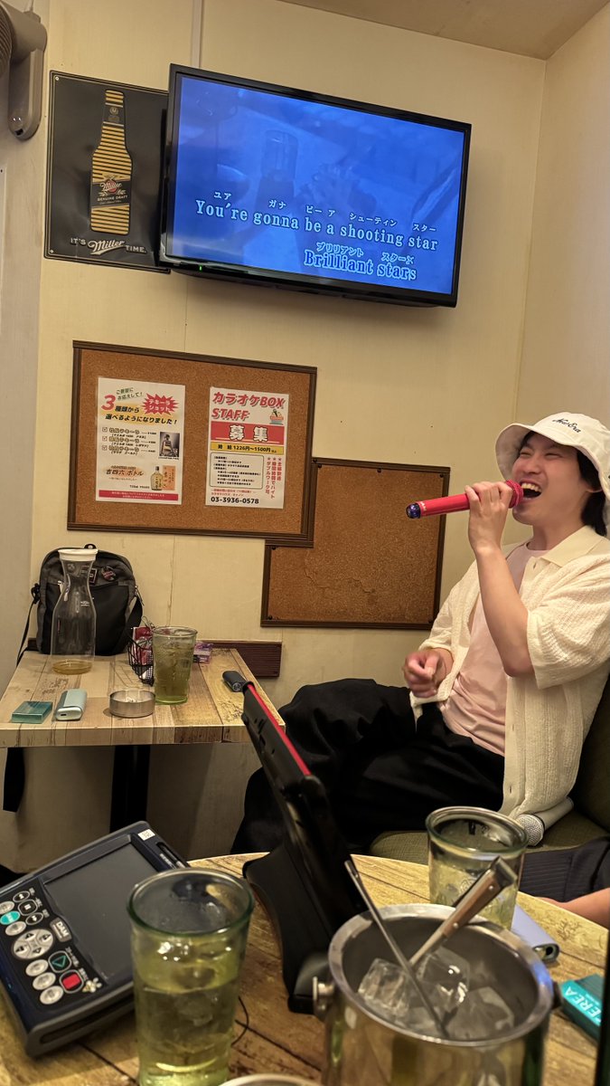 gt326011's tweet photo. 甥っ子が歌ってる…
🤣💦 https://t.co/RSjelXtP8W