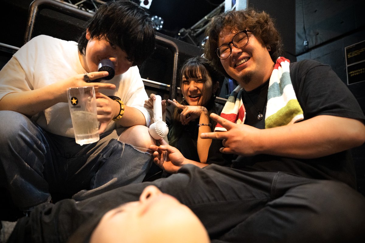 omamorys's tweet photo. 2026年7月10日湘南bit】
『MAGIC2 禁断のフロアライブ』
ありがとうございました！🦒
ゆったり楽しく演奏しました！🦒🍻

-SET LIST-
①演筆
②散らかる
③後日談
④通行止め
⑤ハッカ飴

⚫︎support member
Ba京介(HAVE A Hi FEVER/Embers of Quicksand)
Dr&amp;Cho 柏原颯太(黎賭)
THANX! https://t.co/3FbFpUYauC