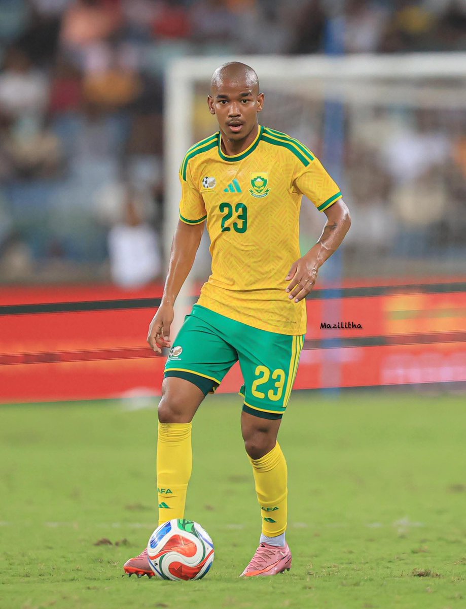 SoccerMonitor's tweet photo. BREAKING NEWS | 𝗝𝗔𝗬𝗗𝗘𝗡 𝗔𝗗𝗔𝗠𝗦 DIES AGED 25

Mamelodi Sundowns and Bafana Bafana midfielder Jayden Adams has passed away at the age of 25.

The star was recently with the Bafana side at the 2026 FIFA World Cup in Mexico, United States of America and Canada this June. https://t.co/IqAZPnO3sR