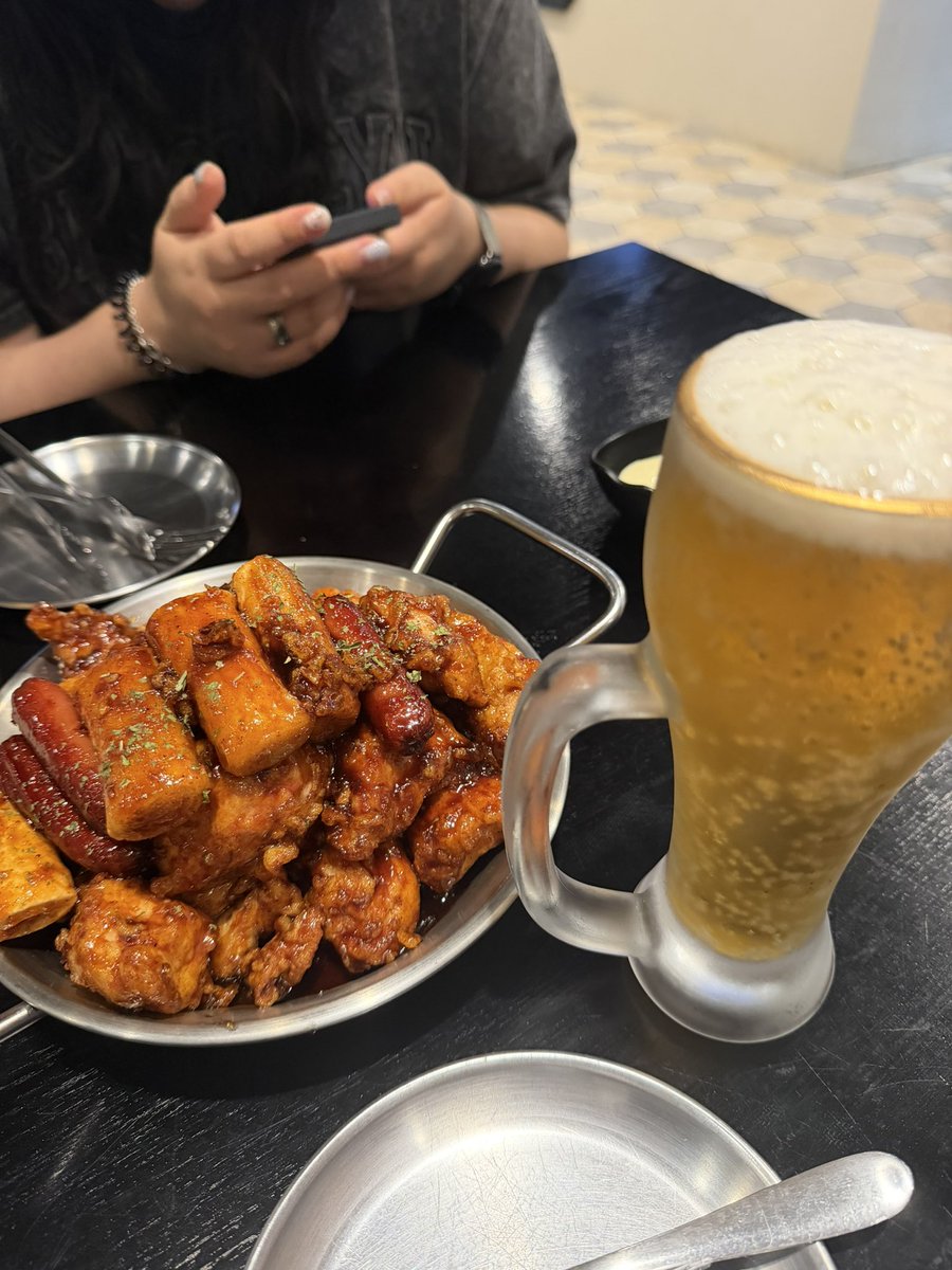 nnnn_yang's tweet photo. 어젠 필크런치 오늘은 자메이카
필크런치 다 나갓대…
🥲 https://t.co/oI1WyMp834