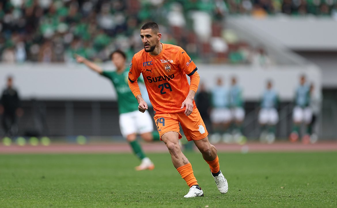 japonestransfer's tweet photo. J1清水エスパルス所属のアフメドアフメドフはブルガリア1部のFCスパルタク・ヴァルナへ移籍することが決定的になった。
アフメドフは既にチームから離脱することが発表されており、母国の古巣へ帰還することになった。
#アフメドアフメドフ #清水エスパルス https://t.co/ACf95wYg7D
