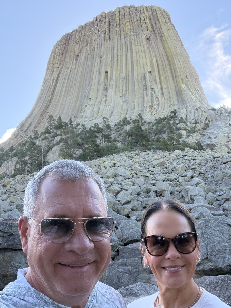 USAPawnBoss's tweet photo. Devil's Tower, Wyoming. What a spectacle. https://t.co/3NOEnc6wjC