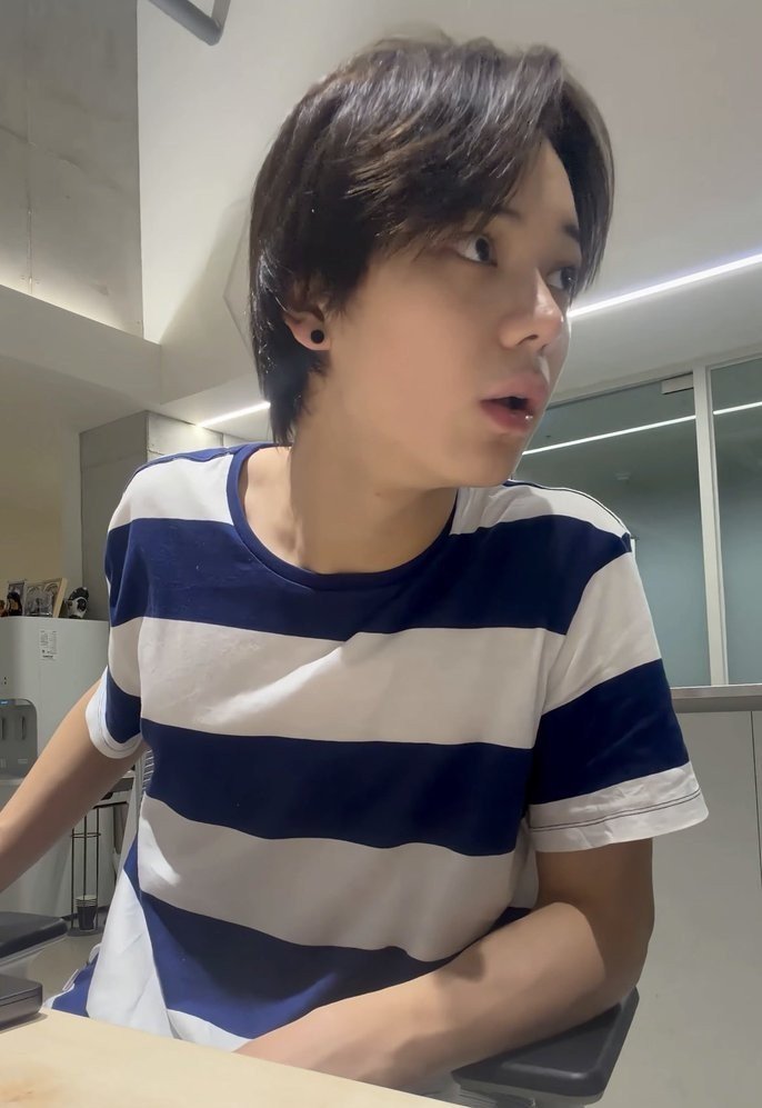 iyOo risol 🥢 tweet media