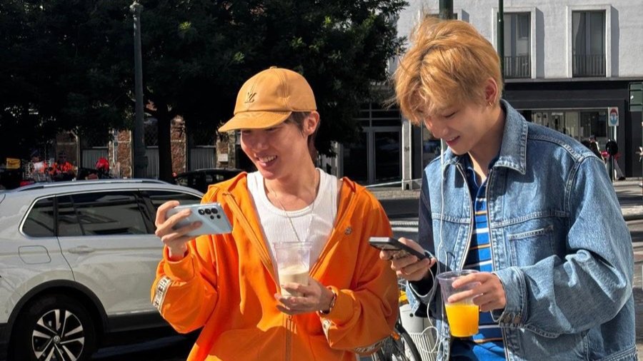 vhopebot's tweet photo. stuck like glue https://t.co/yFrEtXSzhP