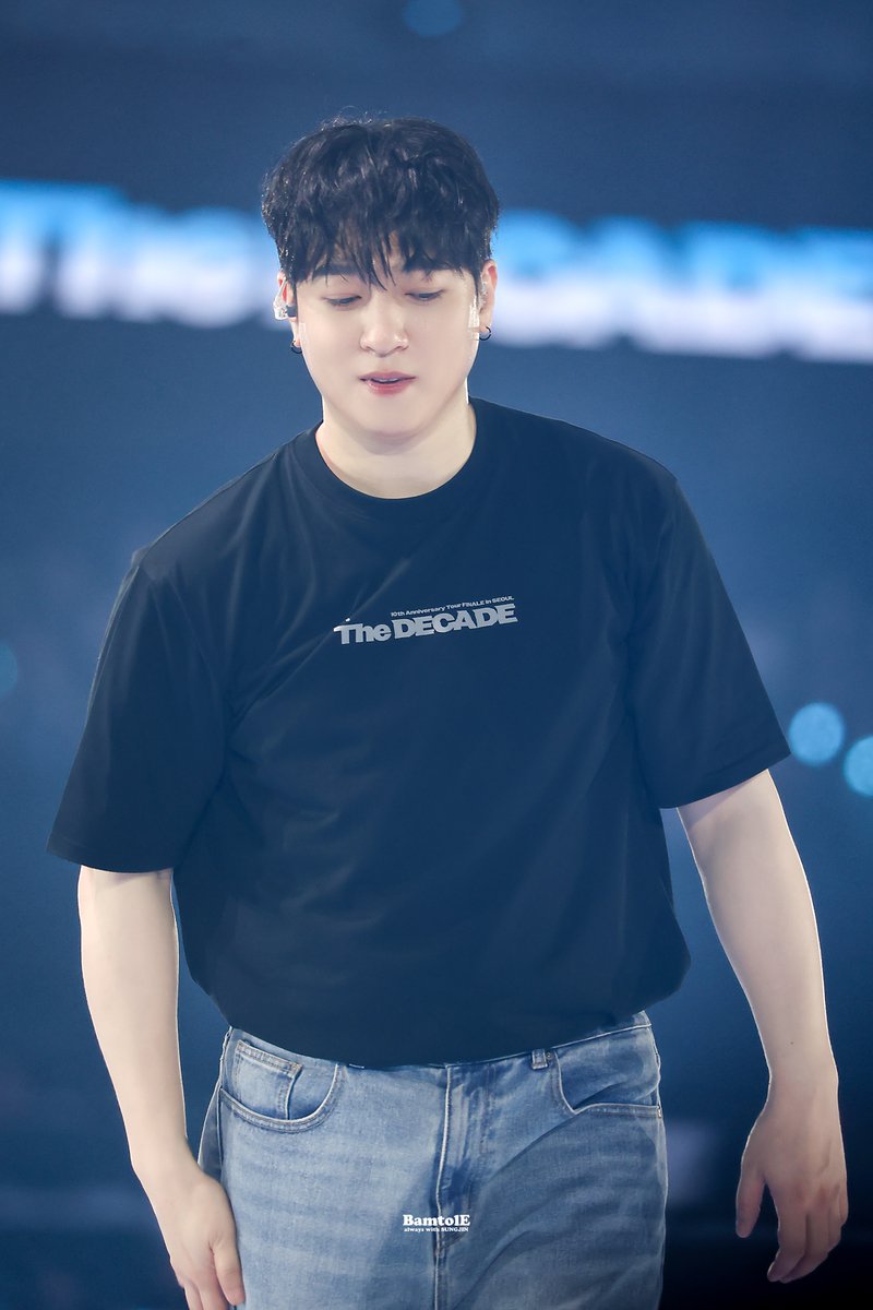 bamtol_6's tweet photo. 260703 The DECADE FINALE
#성진 #박성진 #SUNGJIN #데이식스 #DAY6 https://t.co/rrVMUgjv38