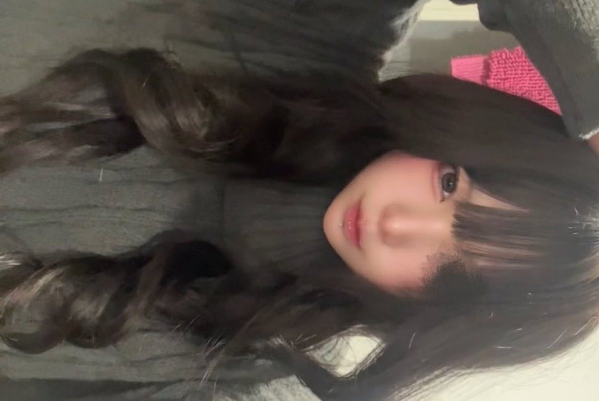 Shib14235's tweet photo. 黒髪ロングも可愛い🎀ꕀ.· https://t.co/AOy34xIRyX