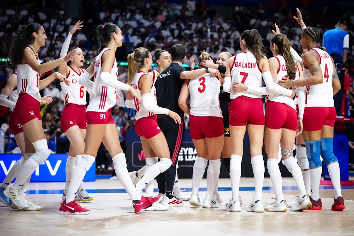 gibbybaris's tweet photo. 🇹🇷 Filenin Sultanları, VNL'de 8 yılın tamamında finallere kalmayı başardı

✅ 2018 x 🥈 - ❌ Final
✅ 2019 x 4⃣ - ❌ Yarı Final
✅ 2021 x 🥉 - ❌ Yarı Final
✅ 2022 x 4⃣ - ❌ Yarı Final
✅ 2023 x 🥇 - 🏆 Şampiyonluk
✅ 2024 x 6⃣ - ❌ Çeyrek Final
✅ 2025 x 6⃣ - ❌ Çeyrek Final
✅ 2026 x ❓ - ❔