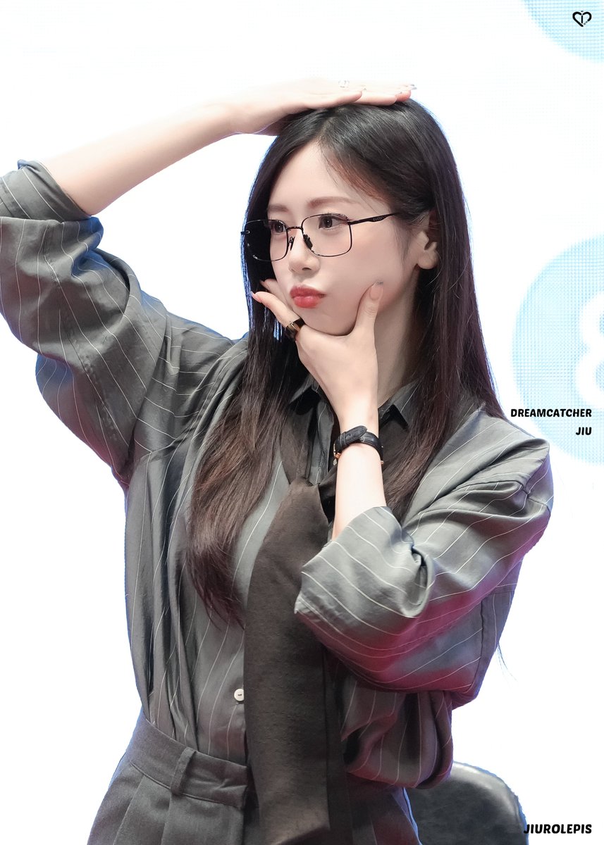 jiu_sua_94's tweet photo. 260711
FOR JIU
JIUROLEPIS  🖤  ✨  💕

#지유 #유아유 #JIU #UAU
#드림캐쳐 #dreamcatcher https://t.co/onpp8fs23x