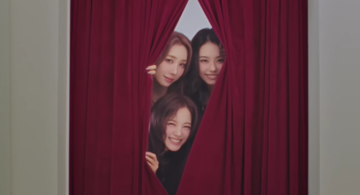 pannchoa's tweet photo. I.O.I's Suddenly tops all Korean charts indexes as the top song of the first half of 2026, CORTIS fans claim it should be REDRED
https://t.co/xTG9zOl1HP https://t.co/ZSQEJOVSQS