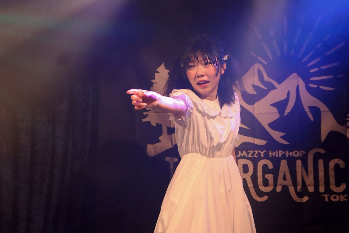 82e57_a's tweet photo. 7/11 さくらさん (EMOE)「深海の雨音 vol.53」 新高円寺LOFT X
歌唱なしで得意のダンスのみ
いい選曲
「少女レイ」~「プラネタリウムの真実」いい
#EMOE写真部
#EMOE https://t.co/QHCtqo5hqJ