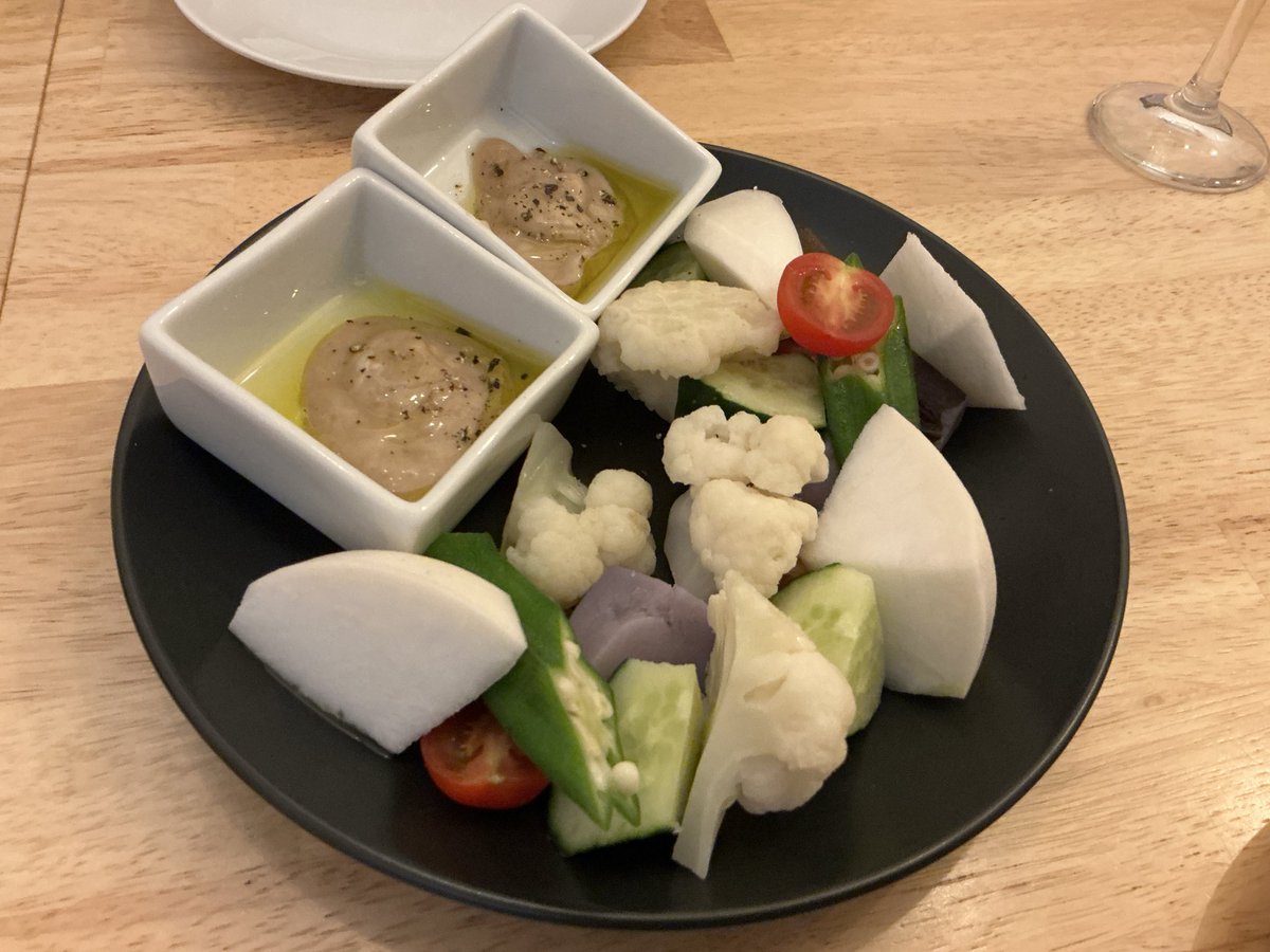 pp_logw6's tweet photo. 大好きな野菜のお店で。ワイン飲み放題の威力が強すぎるんよなあ。野菜とワインとかダイエットで敷かないだろうが。ありがとう https://t.co/k902q6y69G