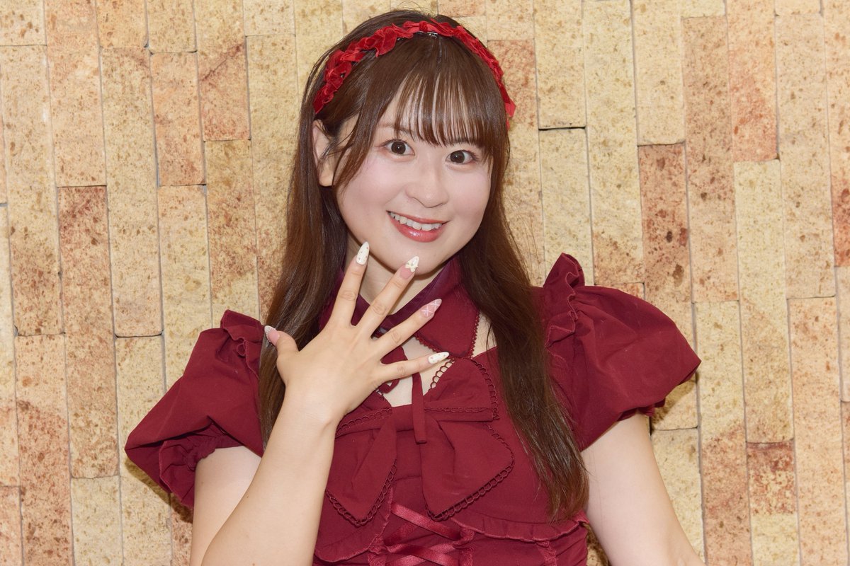 avallanchi's tweet photo. 小山ライブ💕 2026.7.11

"マジで楽しかった30分"
あかぎ団愛を込めてイメージカラーの赤色Tシャツで参戦…ステージ後方であろうがメンバーに届け！と熱量込めて全力応援🔥
推しの手作りへアドレスとネイルにも癒されて滅(笑)
近くのイオンと思川温泉♨️を堪能しつつ帰路につく🚗

#天田真未
#あかぎ団 https://t.co/nKRkFyTTBm
