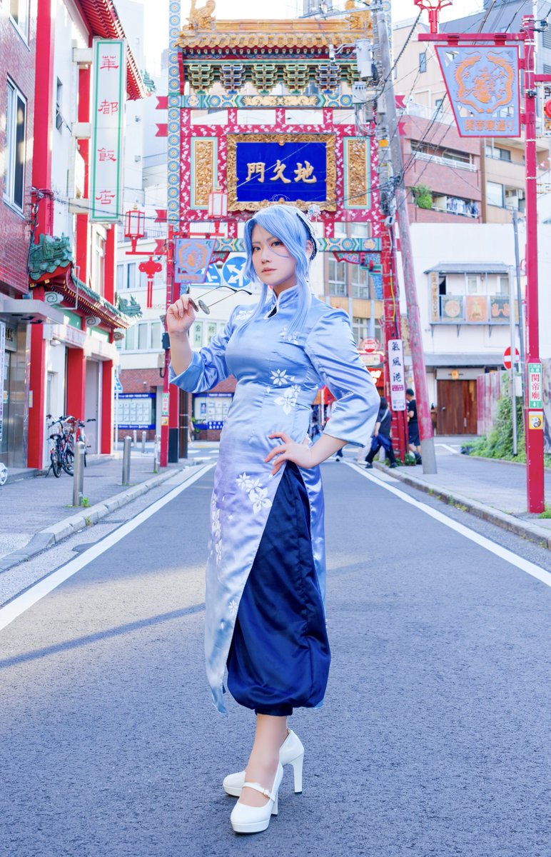 waku2aochan715's tweet photo. cosplay**HEAVEN BURNS RED/華村詩紀(中華街コラボ衣装)

㊗️ヘブバン中華街コラボ開催🎉

📸:@jaraknzn 
#ココフリ中華街 
#ヘブバンコスプレ https://t.co/PBLJsmXTzY