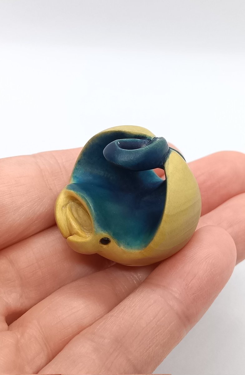 chumaru_netsuke's tweet photo. #生き物作家さん集まれ2026
古生物でもよいとのことで木彫根付です。最後のは山椒壺に入っている大山椒魚です。 https://t.co/RTVWRNj7vK