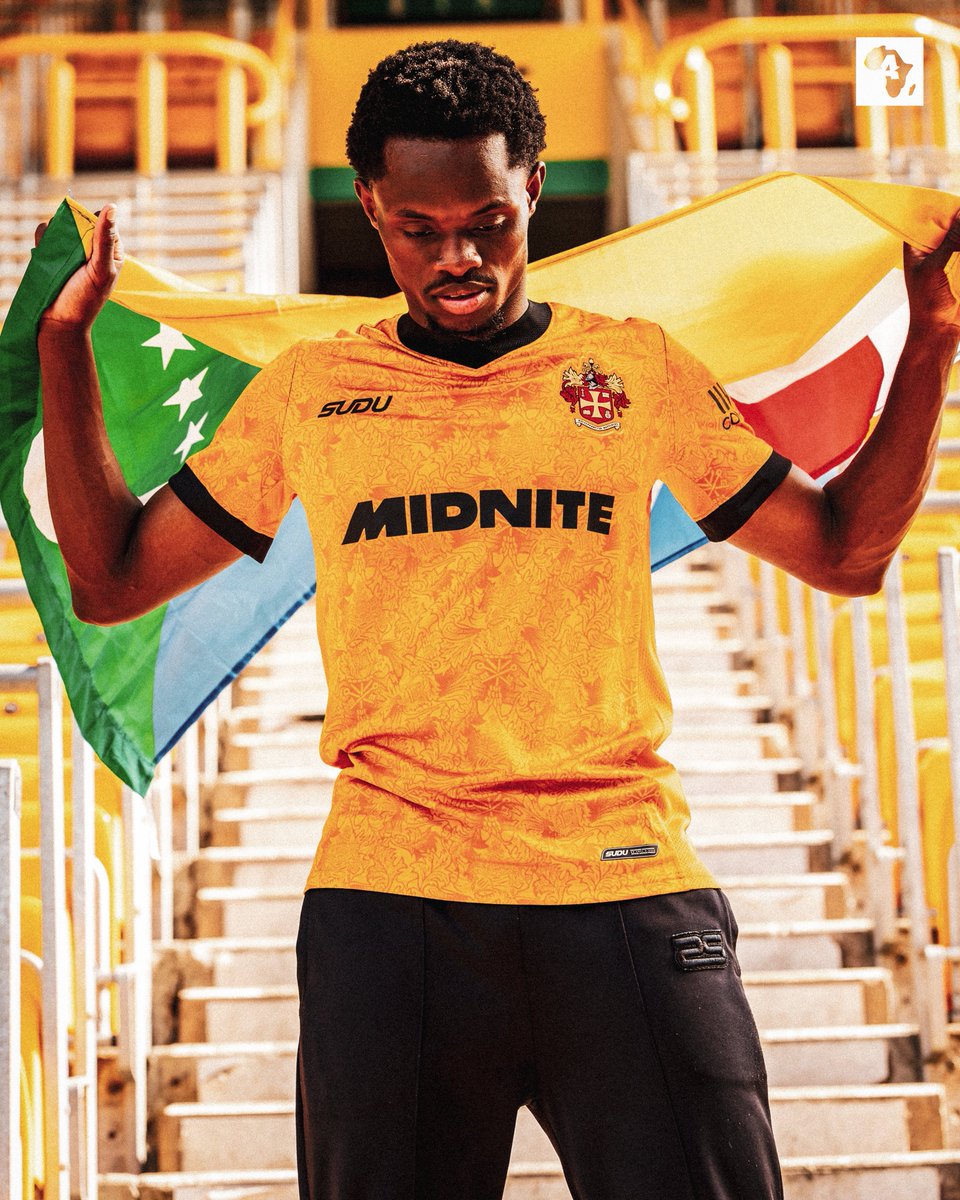ActuFootAfrique's tweet photo. 🚨 OFFICIEL : Rafiki Saïd 🇰🇲 𝙎’𝙀𝙉𝙂𝘼𝙂𝙀 à Wolverhampton ! 🏴󠁧󠁢󠁥󠁮󠁧󠁿🐺

Il devient le joueur comorien le plus cher de l’histoire (10M€). 💰 https://t.co/A6KPn66aD1