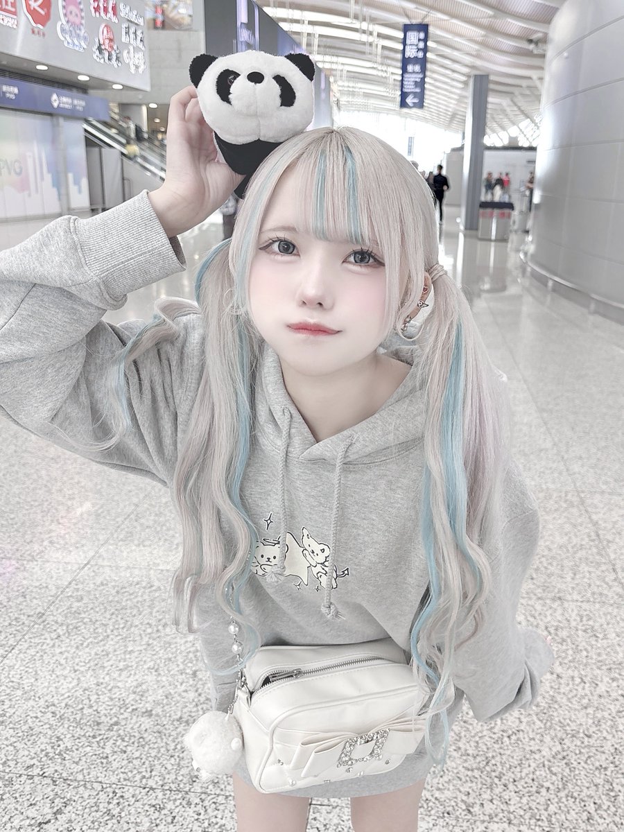 NANIMONO_neru's tweet photo. やっぱりパーカー着てる女の子が好きー❔ https://t.co/l7eyX7qAQm
