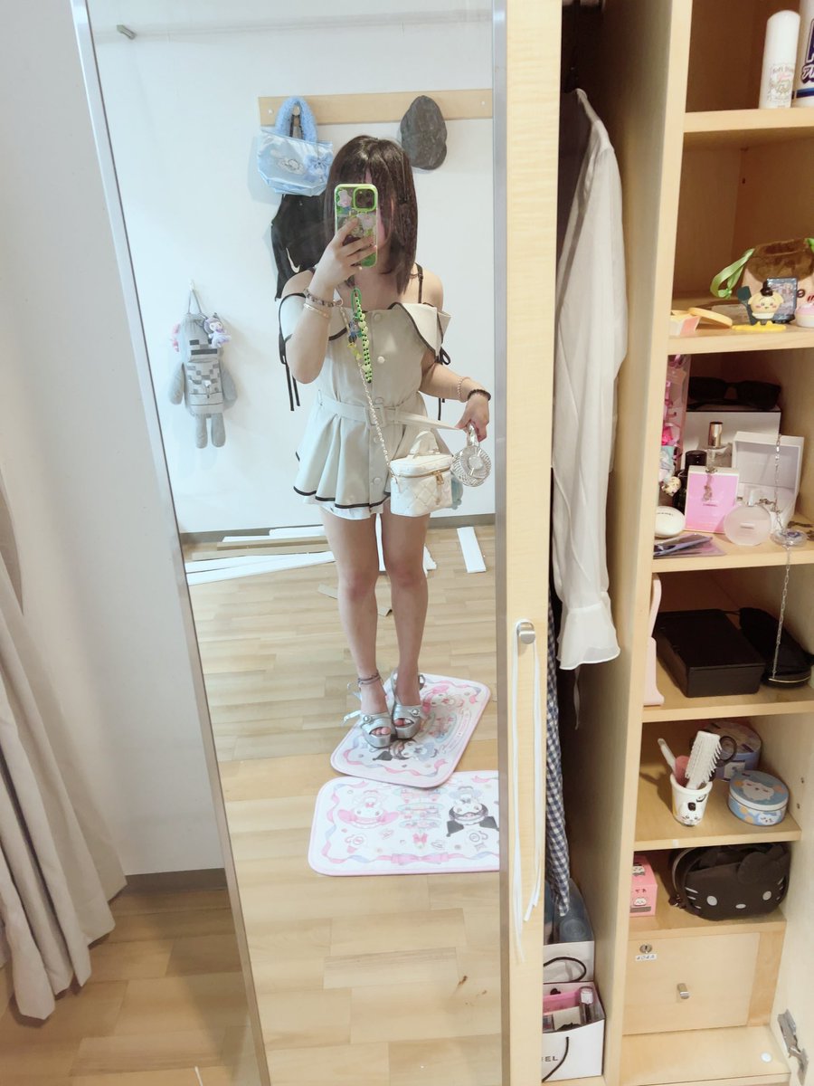 Tiityan_1007's tweet photo. ちぃちゃんおでかけしてきました！
お洋服どうですかー？？？かわいい？？ https://t.co/fe8EWwQ7sy