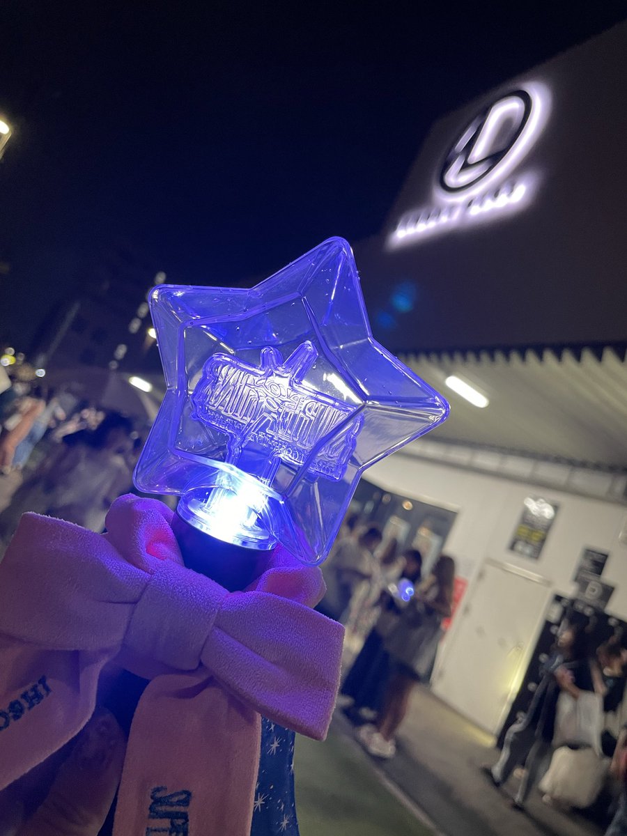chachamaru318's tweet photo. 幸せな時間をありがとう😭✨️
楽しかったし最高だったしもう幸
明日は行けないのが残念🥺

それに写真撮ってくれたHONEYYYの皆さまありがとうございました🍯🐝⋆゜
また現場かぶったらぜひお会いしたいです🥲

#手越祐也 #手越祐也_SUPERSTAR 
#手越祐也LIVETOUR_SUPERSTAR https://t.co/duYayaoJe6
