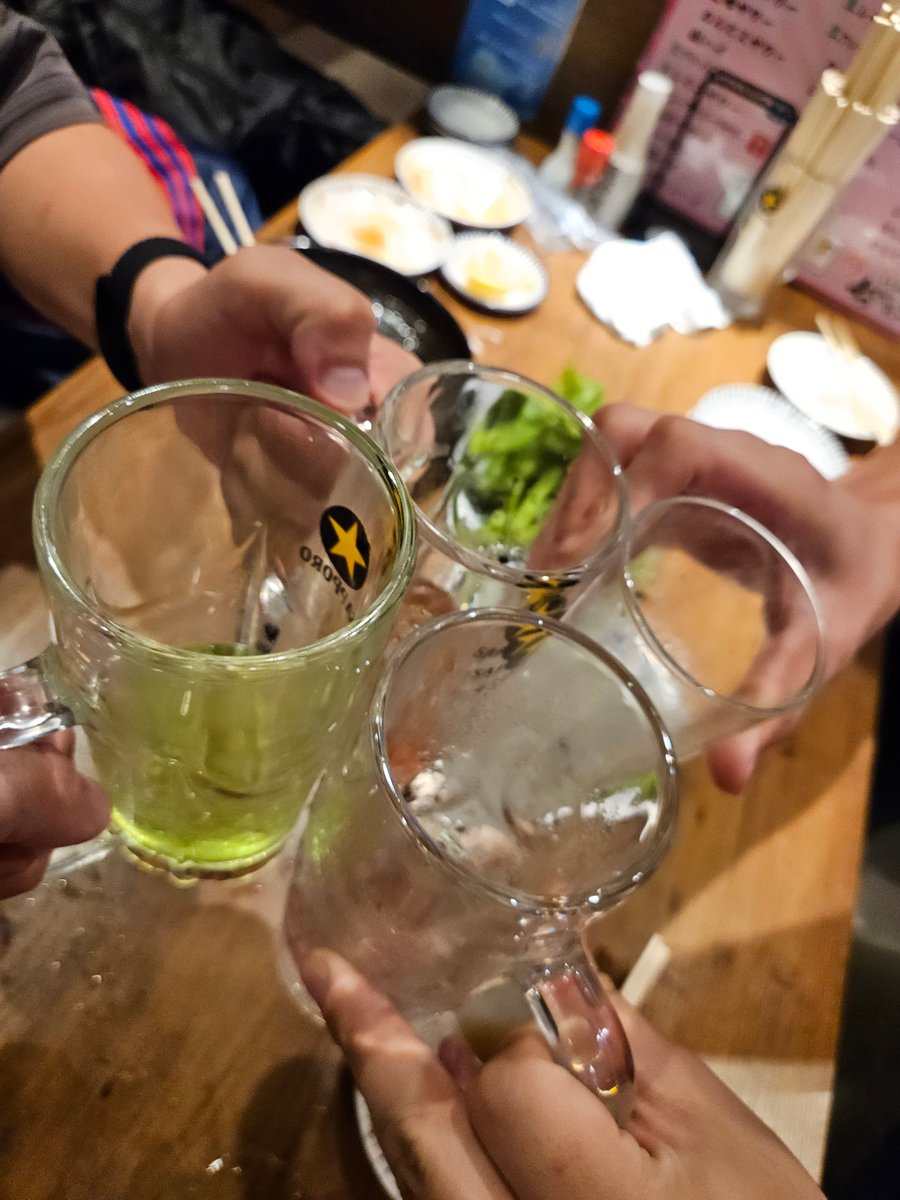 Rengesou01's tweet photo. と、近くで打ち上げしてたざこしさんといくたさんとミズさんと！ https://t.co/5ZkUaysRhG