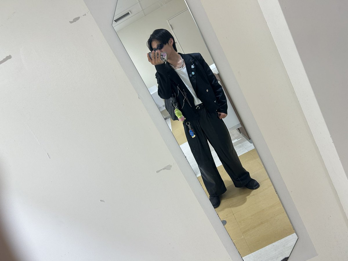 dr_ang666's tweet photo. ピンバッジと缶バッジ可愛い🤩🤩🤩🤩🤩 https://t.co/a5CLf3btKF
