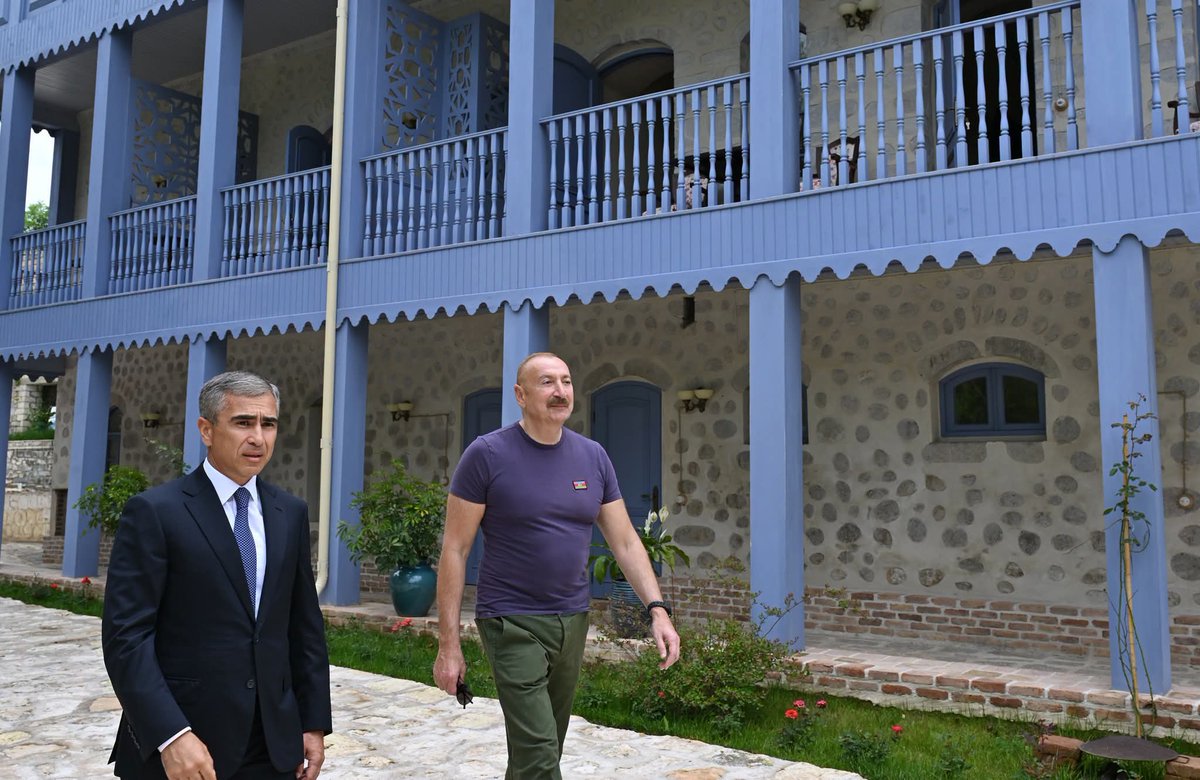 YAP_1992's tweet photo. Prezident İlham Əliyev Şuşada “Yasəmən” hotelinin yeni korpusları ilə tanış olub.

https://t.co/7zCIhPVFVN https://t.co/PVaNIVbS0G