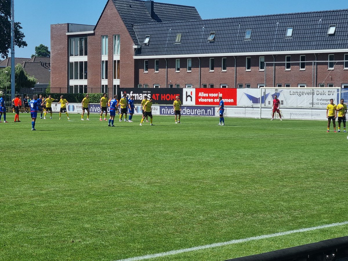 Berdje70's tweet photo. Einde in Groesbeek. Voor de 3e keer op rij (#trenec 1-1, #trefce 1-1, #trevvv 2-2) speelt De Treffers gelijk tegen een BVO. VVV ging wel met een 1-2 voorsprong rusten (goals: Zandbergen, Schalk), maar na de hervatting werd het spel door vele wissels (vooral jeugdspelers) slordig. https://t.co/7JnyL69ZZ6