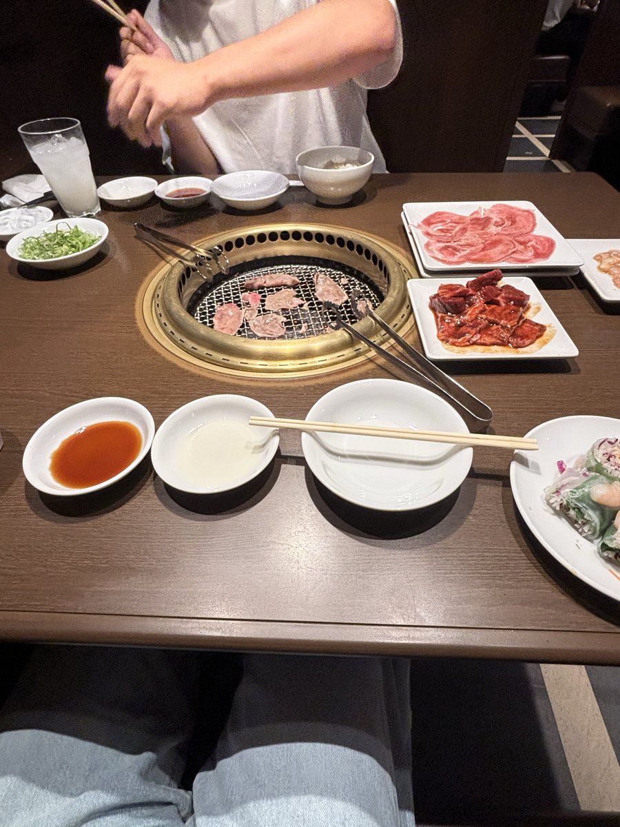 Senadnn3's tweet photo. 明日仕事休みーサイコー😆🎶
って事でワンカルビ来ました🤗
食べ過ぎたから
ダイエット頑張ろ(笑) https://t.co/lRquYEmbEA