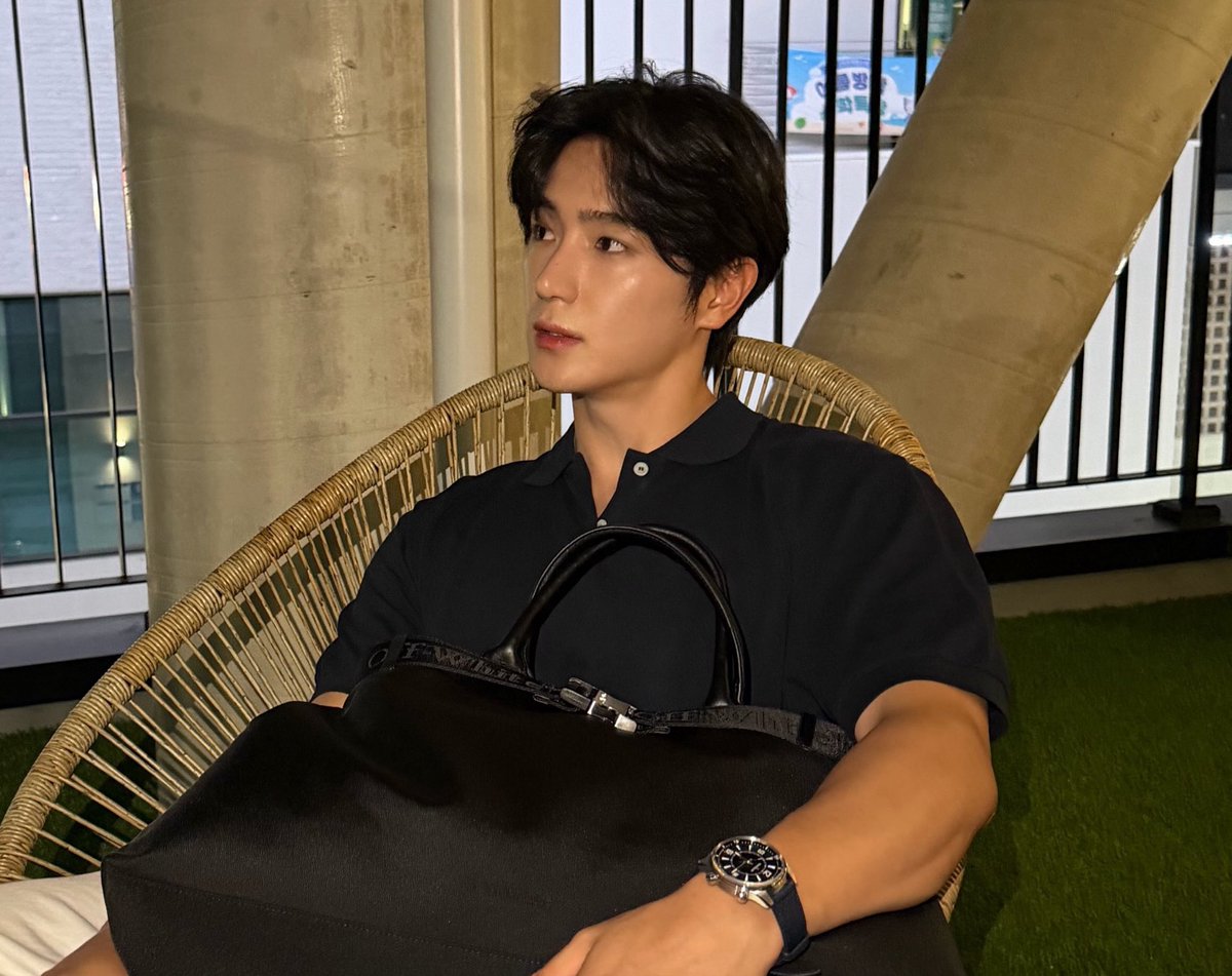 hyunjaesprite's tweet photo. marriage is scary coz what if your husband is not hyunjae https://t.co/67f4ef8GEI