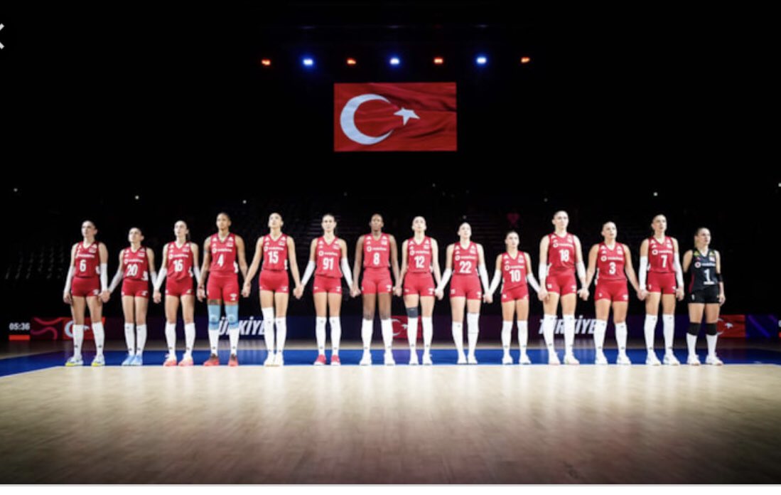 Nsd6259Nurhan's tweet photo. Zor bir maçtı ama kızlar Japonya’yı 3-1 yenerek yine yüzümüzü güldürdü 
Teşekkürler 
#FileninSultanları ❤️🧿 https://t.co/4bVO4KNa5i
