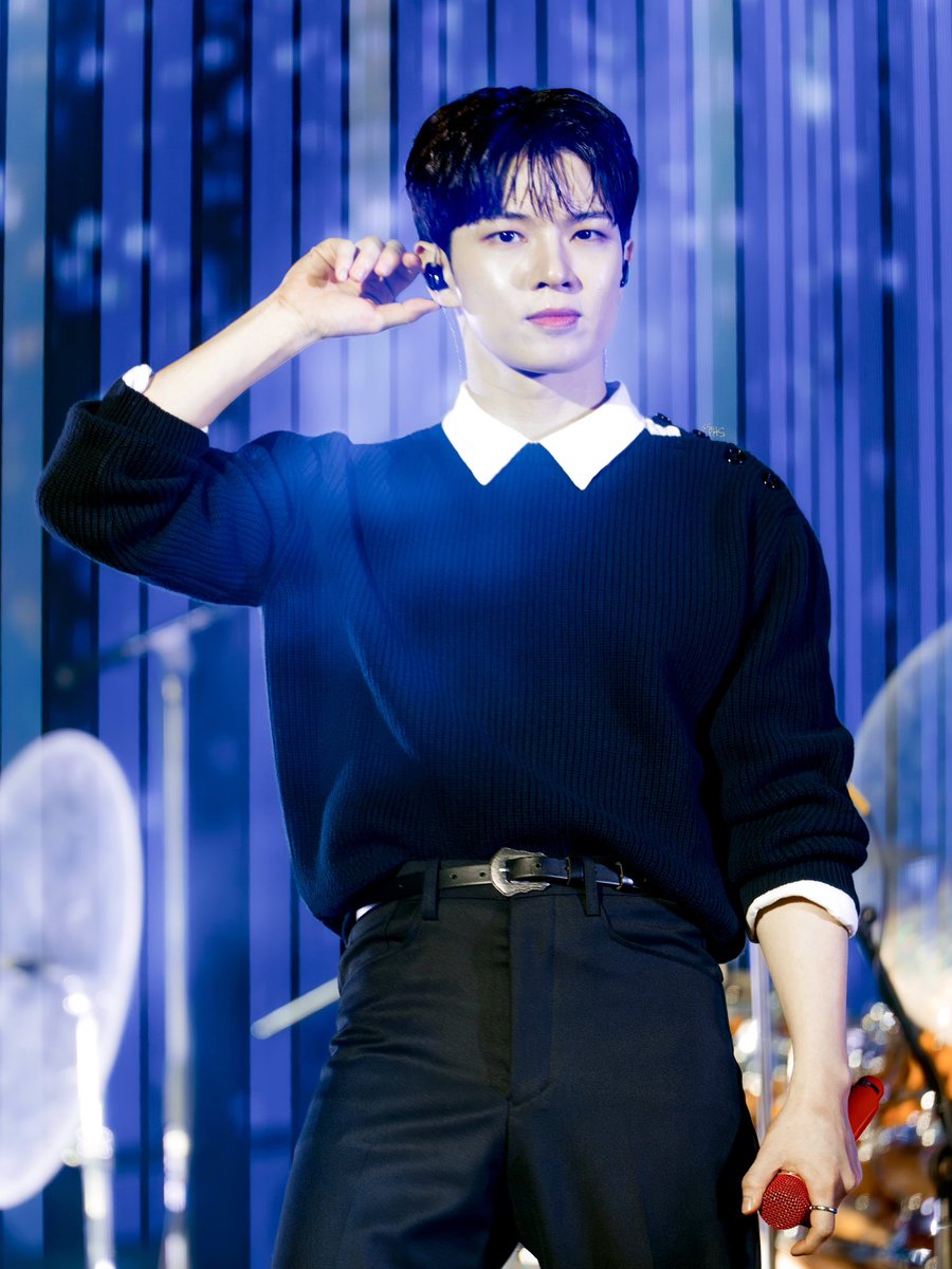Softmochi_HS_NF's tweet photo. 2025.12.19-21_2025.12.19-21_ N.Flying LIVE ‘&amp;CON4 ENCORE : Let’s Roll &amp;4EVER‘

오늘도 멋있다는 말밖에 안 나와요. ❤️‍🔥

#엔플라잉 #nflying #유회승 #Yoohweseung #con4 https://t.co/xFomSsIsZM