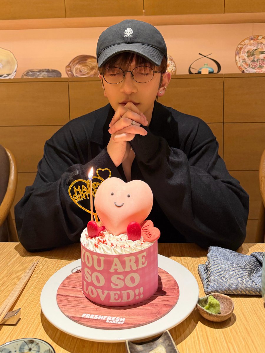 ansonlo_intl_fc's tweet photo. 👱🏻‍♂️💬2026/7/11 IG 最新Post

…and live while we’re young.🖤

https://t.co/w9ASqeGHZ5

#AnsonLo #盧瀚霆 #アンソン・ロー https://t.co/SFBwLThUc1