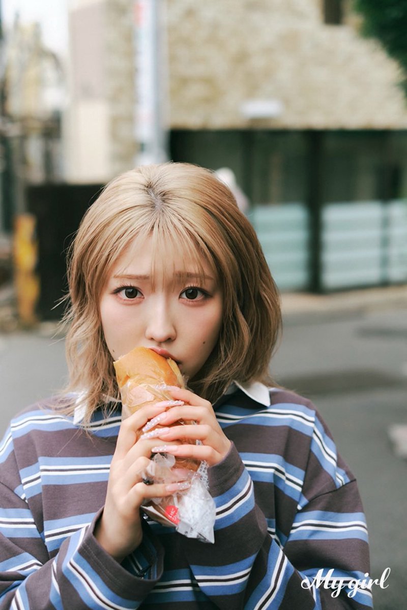mygirl_official's tweet photo. ⋰
　📣デジタル版が配信中
　ビジュアルブック #MyGirl45 
⋱

Kindle｜https://t.co/nXTUhU4oAW
BOOK☆WALKER｜https://t.co/oNONv75DX5
紙本｜https://t.co/u1jb1xgohr

#楡井希実 #陽高真白
#上坂すみれ #櫻井陽菜 #関根瞳
#小鹿なお #平塚紗依 #瀬古梨愛 https://t.co/OjC5LCARtd