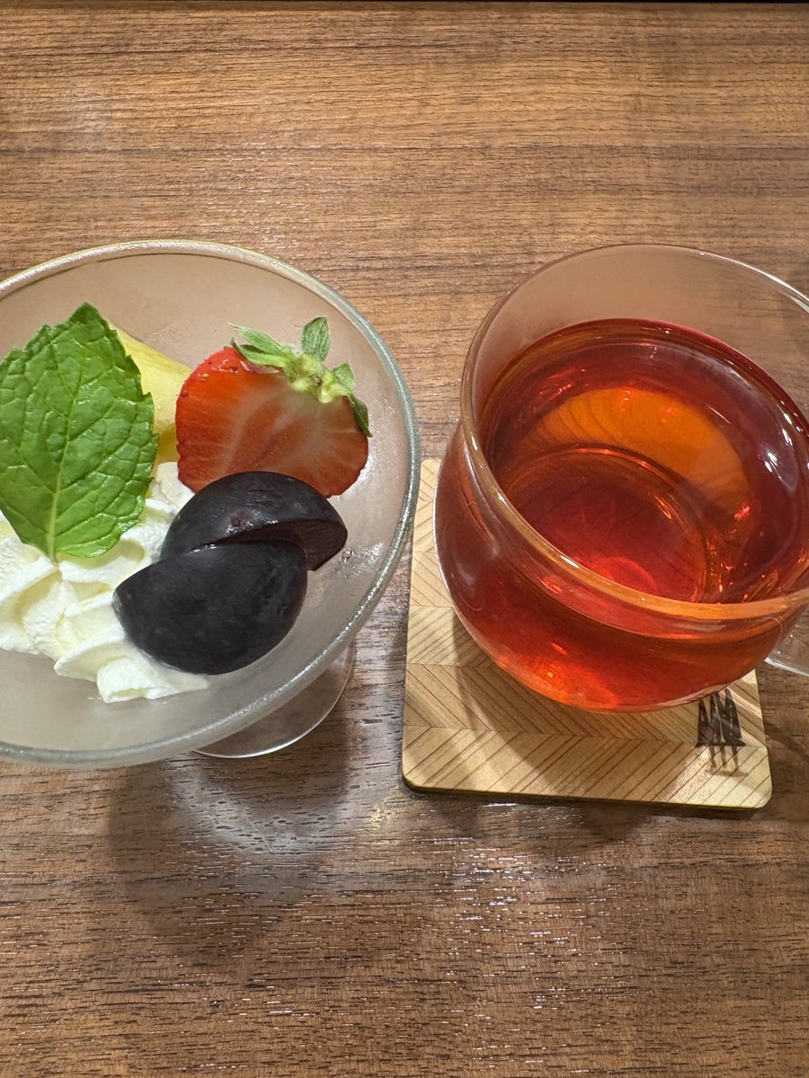QTyUkari's tweet photo. 本日のチンラ
いたがきのお食事出来るお店が待望のエスパルに出来たので行ってきたが、サラダは新鮮だトマトもチーズもなんもかも美味しかった！！！！来仙民は是非行っていただきたい！！！！次はパフェだなー https://t.co/6I8n2yhJ35
