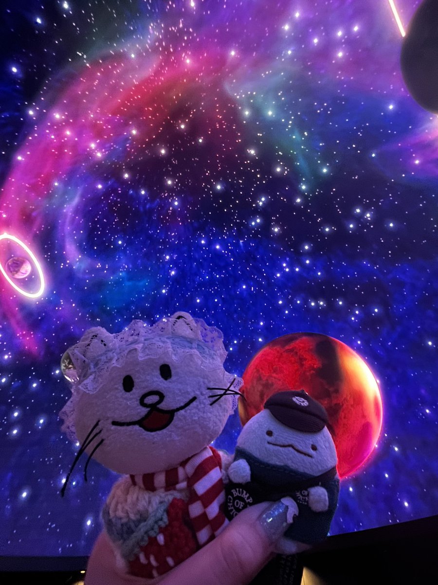 natsuki__boc's tweet photo. 『流れ星を探して feat. BUMP OF CHICKEN』

プラネタリウム行ってきました！🪐
じんと胸が熱くなる40分でした🥲

フードは「星の標本箱」という名前に惹かれてこのメニューに💫✨ https://t.co/MKQTSp4D4I