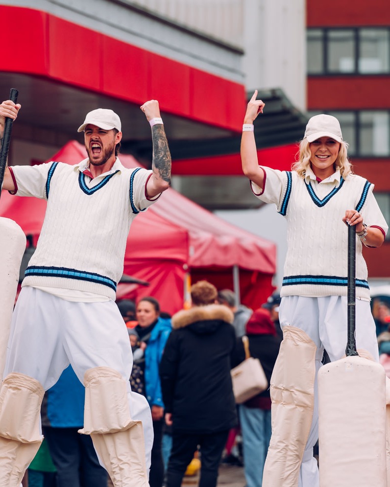 lancscricket's tweet photo. It's family day @EmiratesOT tomorrow!

Junior tickets are available for just £1.

BUY NOW ⤵️