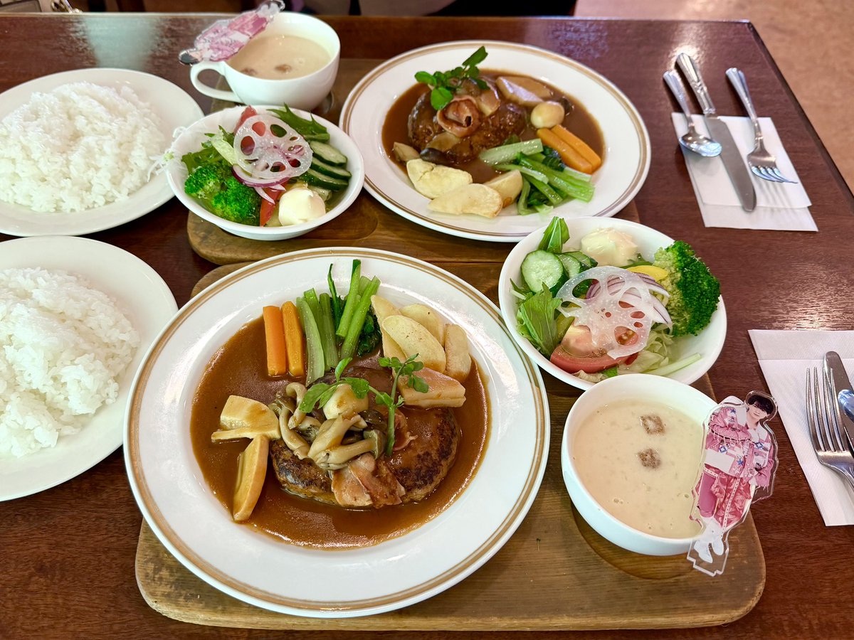 cmaribon's tweet photo. れなちゃんとずっと行ってみたかったﾎｰﾏｰについに...！🥹🍽🪽
ﾚｱﾁｰｽﾞｹｰｷ今日は置いてなかったので代わりにｺﾞｰﾀﾞﾁｰｽﾞｹｰｷをいただきました🙏🏻
えぇちゅーぶで行ってたおでん屋さんも行けて大満足！はらぱん！🍢⋆˙ https://t.co/UcQIUHQmTi