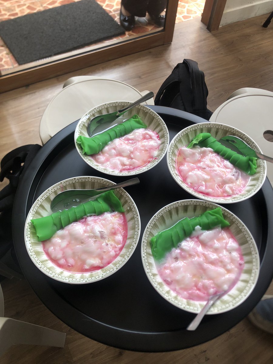 ciciaaa222's tweet photo. spill makanan” yang aku cobai selama ngerantau di tembalang as mabaa☝🏻☝🏻☝🏻 #food #temcy #undip https://t.co/7lYwI4zIJb