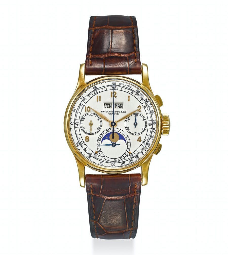 warnawarni2017's tweet photo. Patek Philippe sering disebut sebagai "the king of watches"—dan lebih dari 180 tahun kemudian, gelar itu masih sulit dipatahkan. 👑⌚

Didirikan pada 1839, Patek Philippe adalah salah satu dari sedikit merek jam mewah yang masih dimiliki secara independen oleh satu keluarga, bukan bagian dari grup besar seperti Rolex (Hans Wilsdorf Foundation), Richemont, atau LVMH.

Yang membuat Patek berbeda bukan sekadar harga.

Mereka dikenal sebagai standar tertinggi dalam haute horlogerie—mulai dari finishing movement yang dikerjakan dengan tangan, komplikasi seperti perpetual calendar, minute repeater, split-second chronograph, hingga inovasi yang telah menghasilkan lebih dari 100 paten.

Patek juga memiliki reputasi yang hampir tak tertandingi di dunia lelang.

Pada tahun 2019, Patek Philippe Grandmaster Chime Ref. 6300A-010 terjual seharga CHF 31 juta (sekitar US$31 juta), menjadikannya jam tangan termahal yang pernah dilelang.

Ironisnya, meski banyak merek kini memproduksi jam lebih banyak, Patek Philippe sengaja membatasi produksinya hanya sekitar 70.000–75.000 unit per tahun, menjaga eksklusivitas dan kualitasnya.

Slogan mereka mungkin yang paling terkenal di dunia horologi:

"You never actually own a Patek Philippe. You merely look after it for the next generation."

Mungkin itulah alasan mengapa, setelah hampir dua abad, Patek Philippe masih dianggap sebagai rajanya dunia jam tangan.

Bukan karena paling mahal. Bukan karena paling langka. Tetapi karena selama lebih dari 180 tahun, hampir semua merek lain diukur dengan standar yang ditetapkan oleh Patek Philippe. 👑