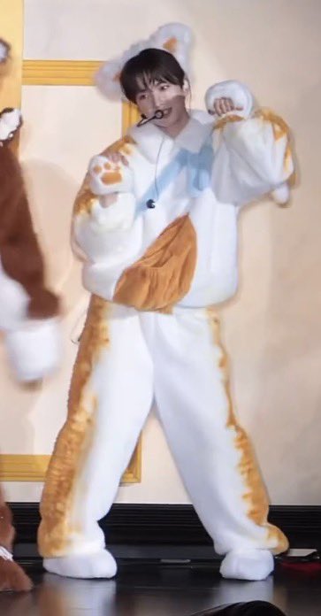 DancingBunmoza's tweet photo. 발 끝을 안 쪽으로 모았어…… https://t.co/IvTqlplxuj