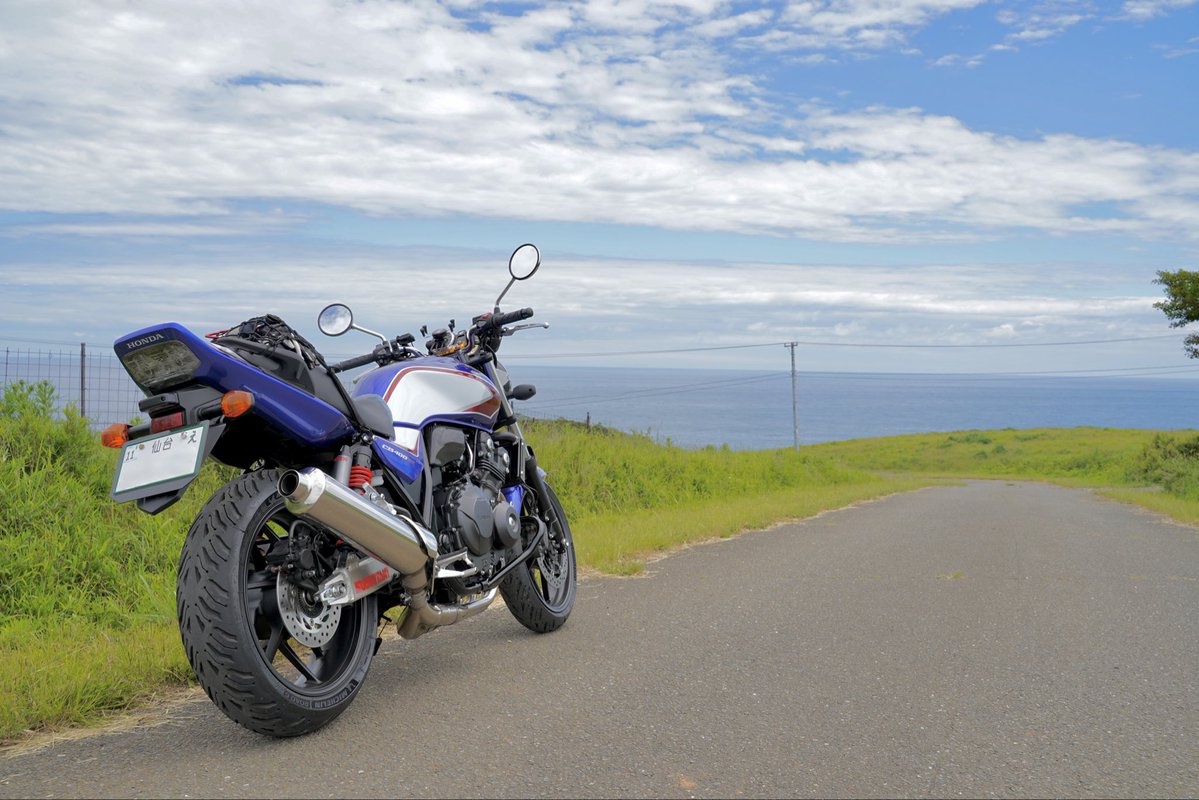 KenSecky's tweet photo. 新しいcb400sfが発表されたんですね

いろいろ賛否はあると思いますが
結局は今の愛車がいちばん！！

新しくなって性能が良くなっても
まったく乗り換えたくはならない

それが愛車ってもんでしょ、、と
言ってみたかっただけ( ᐛ ) https://t.co/zUko3fQR8m