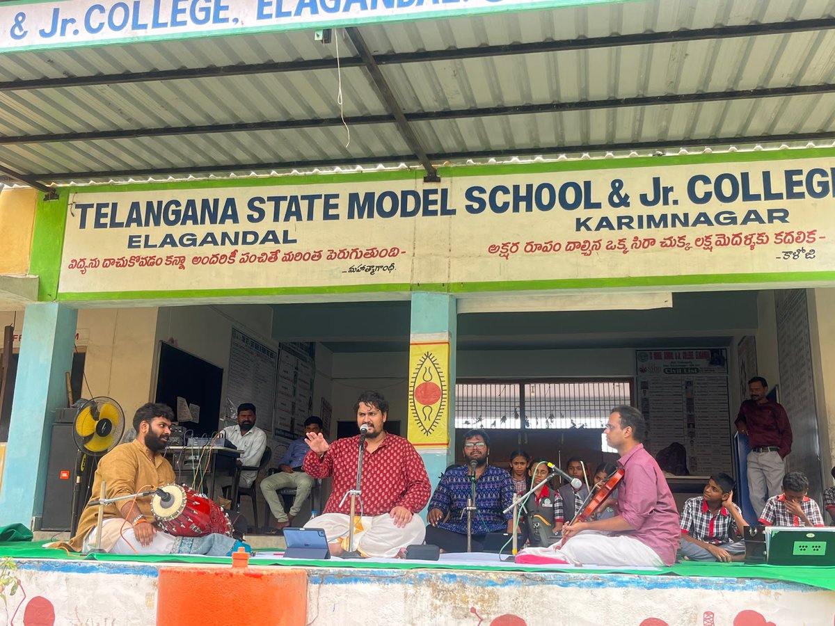 spicmacay's tweet photo. Our Telangana Chapter successfully organised a Workshop Demo Series (July 6–10) across Nirmal, Karimnagar &amp; Jagityal districts, reaching 60 govt schools, inspiring thousands of young students. The series featured 6 artists &amp; 4 art forms: Kuchipudi, Kathak, Odissi &amp; Carnatic Vocal https://t.co/QI3dFij671
