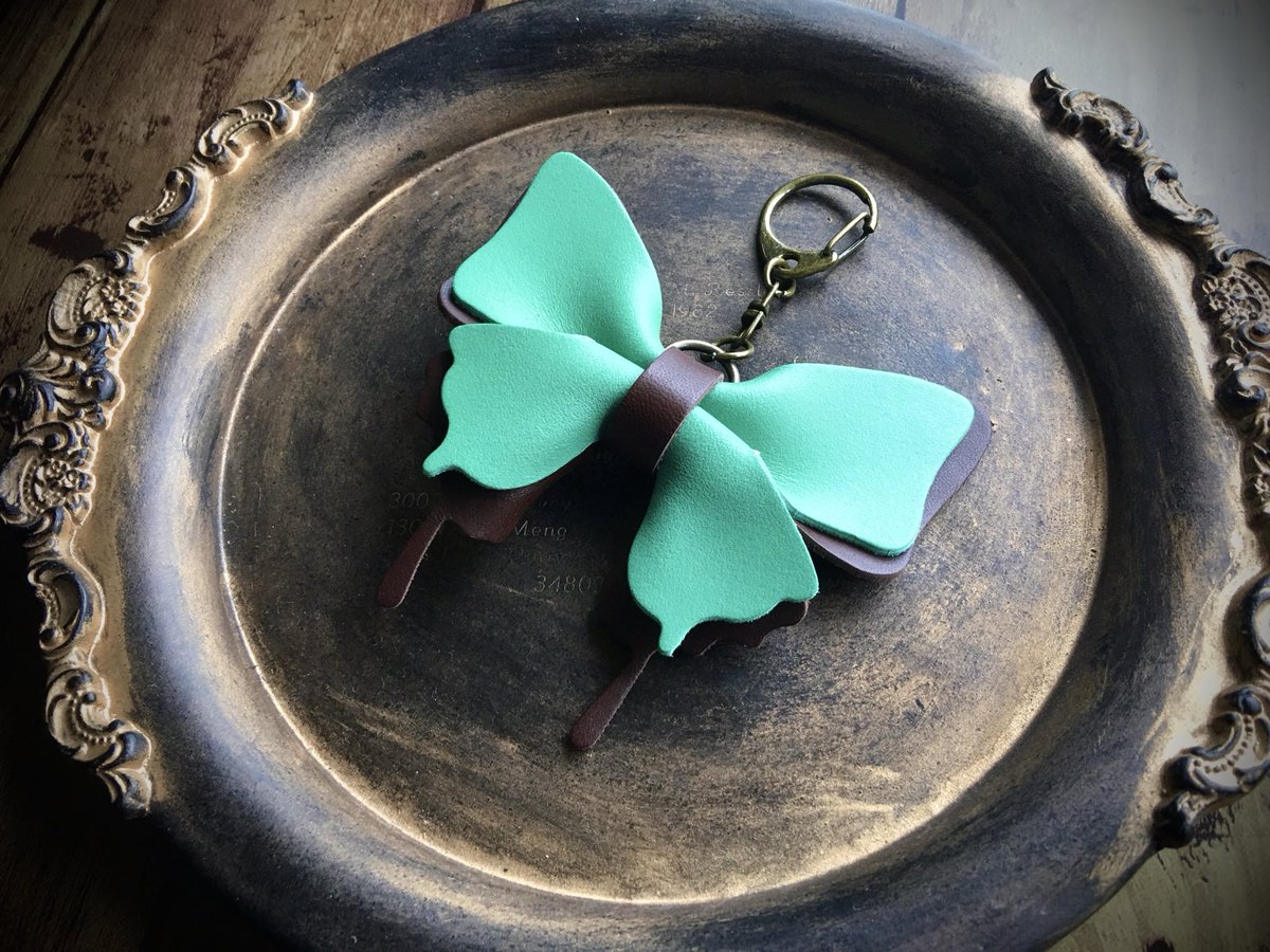 sora_leather's tweet photo. チョコミントの蝶々さん🦋 https://t.co/gKRLjBB18o