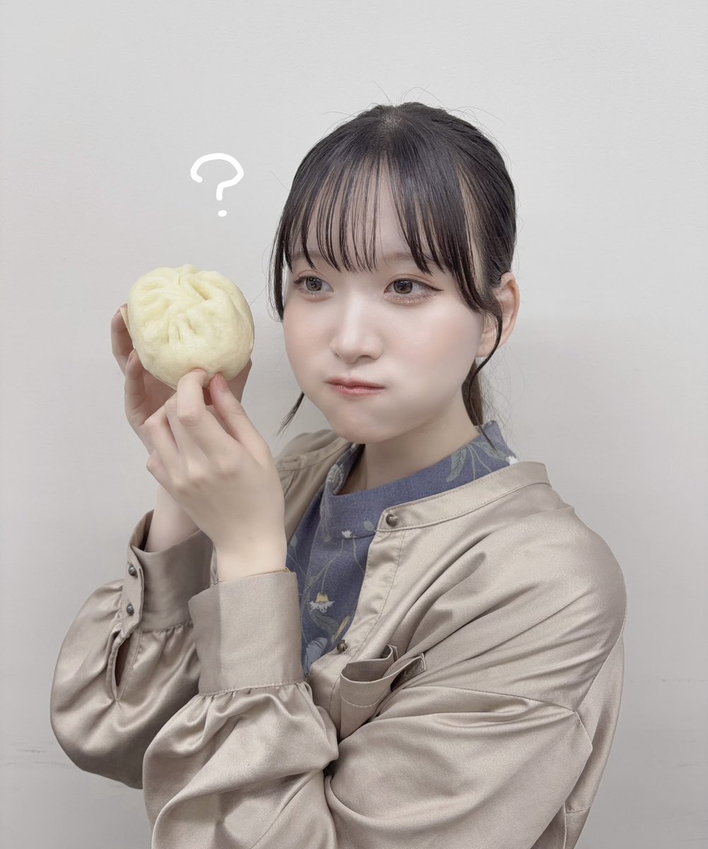 お渡し会後に、スタッフさん達と皆で551の豚まんを食べました
