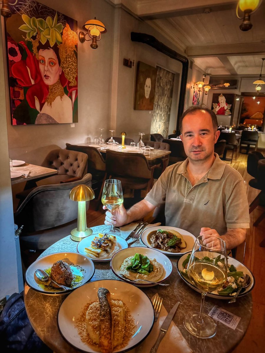 gezginnerede's tweet photo. Kadıköy denince akla sadece hareketli sokaklar ve canlı gece hayatı değil; karakteri olan, hikâyesi bulunan mekanlar da geliyor. https://t.co/dtebealdqD “Kadıköy’de romantik akşam yemeği nerede yenir?” #kadiköy #davet #öneri #tavsiye reklam değil https://t.co/54vC08BbZb