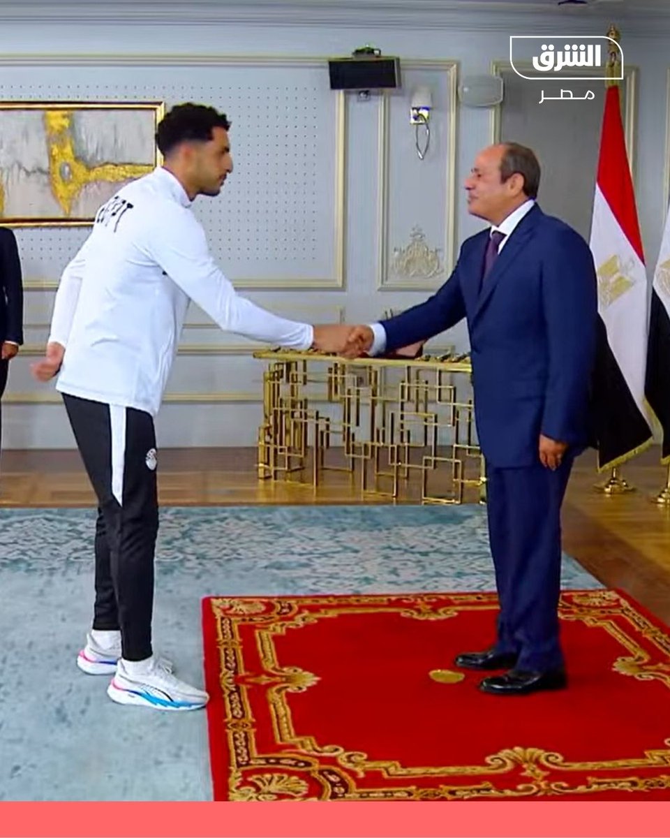AsharqNewsEGY's tweet photo. جانب من تكريم الرئيس عبدالفتاح السيسي للاعبي المنتخب الوطني لكرة القدم والجهازين الفني والإداري، وذلك بمدينة العلمين،  تقديراً لما قدموه من أداء بطولي ومستوى فني رفيع خلال بطولة كأس العالم لكرة القدم 2026 https://t.co/LylLFEgAP7