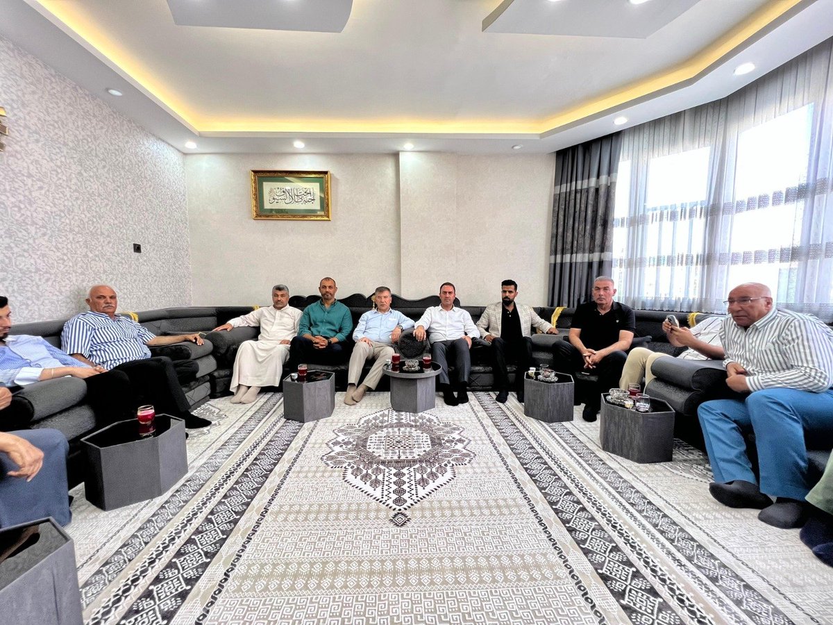 EyyubiyeAkParti's tweet photo. Milletvekilimiz Sayın Mehmet Ali Cevheri, İlçe Başkanımız Süleyman Elgün ve Yönetim Kurulu üyelerimizle birlikte, Başkan Yardımcımız Mehmet Özbek’in hanesinde bir araya geldik.

​Gündeme dair gerçekleştirdiğimiz verimli istişareler ve samimi hasbihal için Başkan Yardımcımıza ve ailesine misafirperverliklerinden ötürü teşekkür ederiz. 

Birlik ve beraberlik içinde çalışmaya devam ediyoruz. 

#MilletimizleYolumuzBir
#SüleymanElgün #AkEyyübiye #Eyyübiye

@RTErdogan @Akparti @abuyukgumus @hakanaksu058 @farukaytek @mustafaelitas @acarfaruka @Ziverozdemir @milhamigunbegi @malicevheri @ElgunSuleyman  @SalihAldeniz5 @Serkankrmz63 @SbrKnk @ihalilesiyok