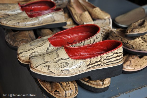 SudaneseCulture's tweet photo. Hand-Made Sudanese Markoub (Arabic: المركوب); Traditional Leather Shoes for Men || A Special Type of Sudanese Shoes That are Usually Wore With Traditional Sudanese Clothes: Jellabiya and Immah.

#SudaneseCulture #ثقافة_سودانية https://t.co/3VqdPGCrYB